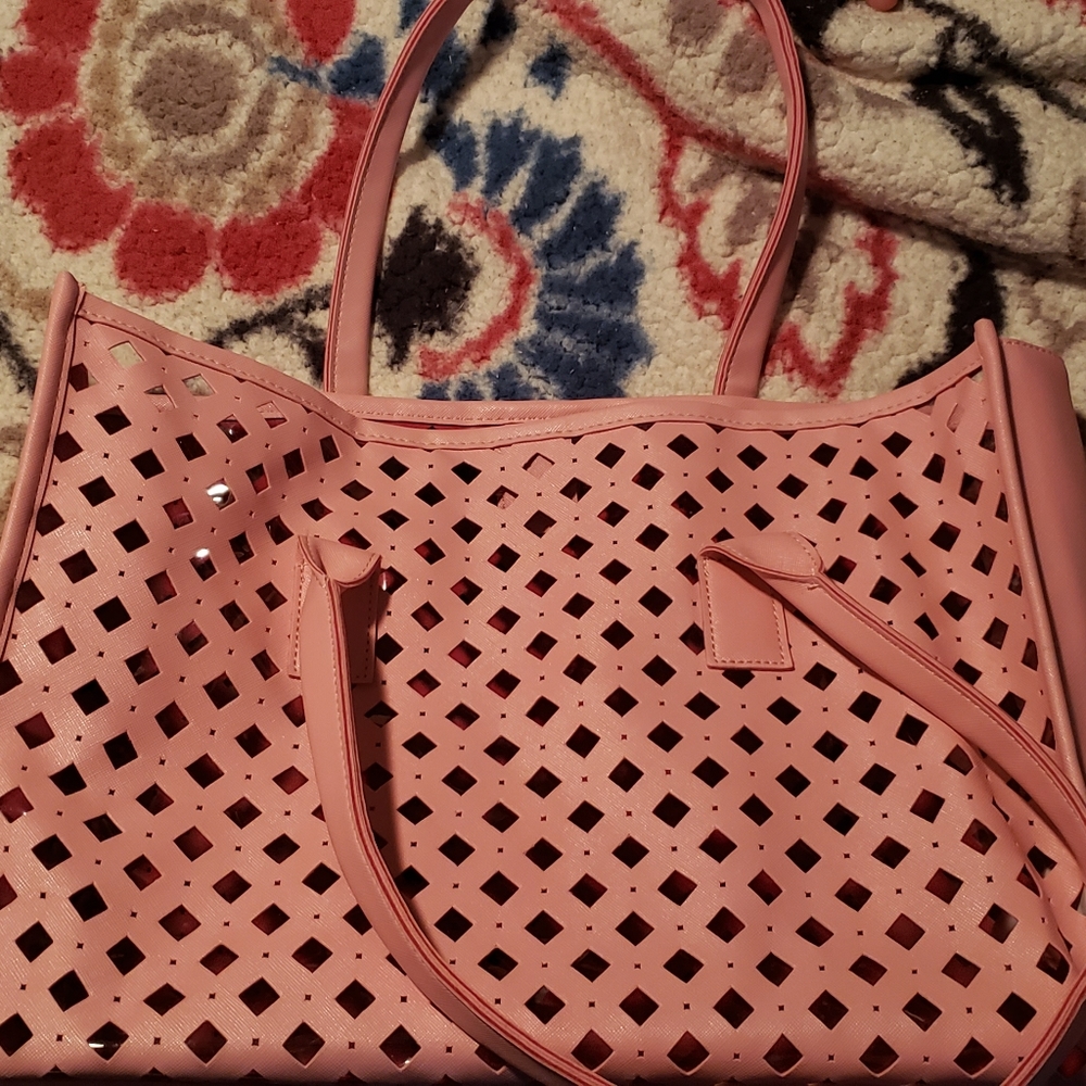 Elizabeth Arden tote. Pre-owned.